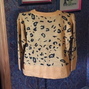 NWOT - Leopard print sweater - size L